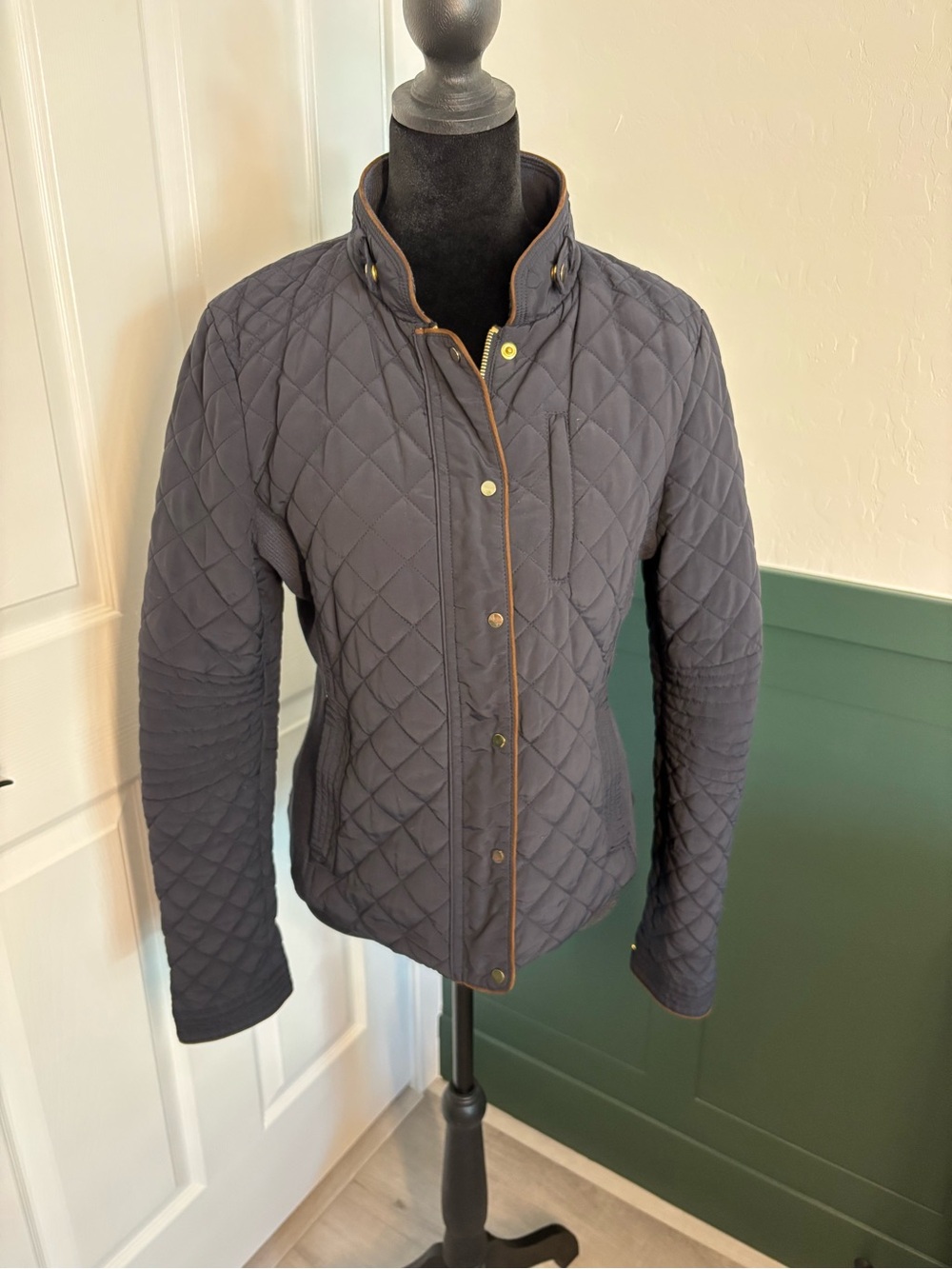 Zara Woman Quilted Snap Zip Jacket Black/Dark Navy Gold Hardware Size L